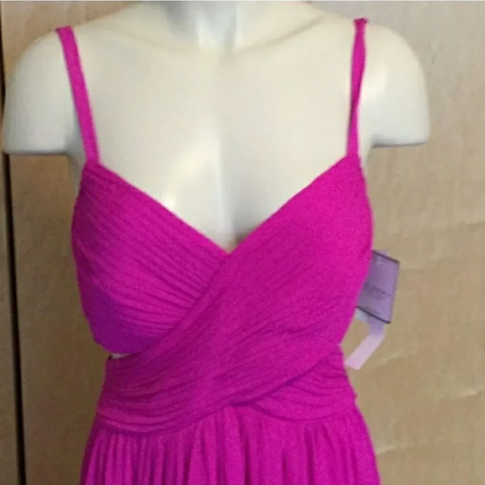 Laundry by Shelli Segal Criss Cross Pleated Gown - Picture 2 of 7